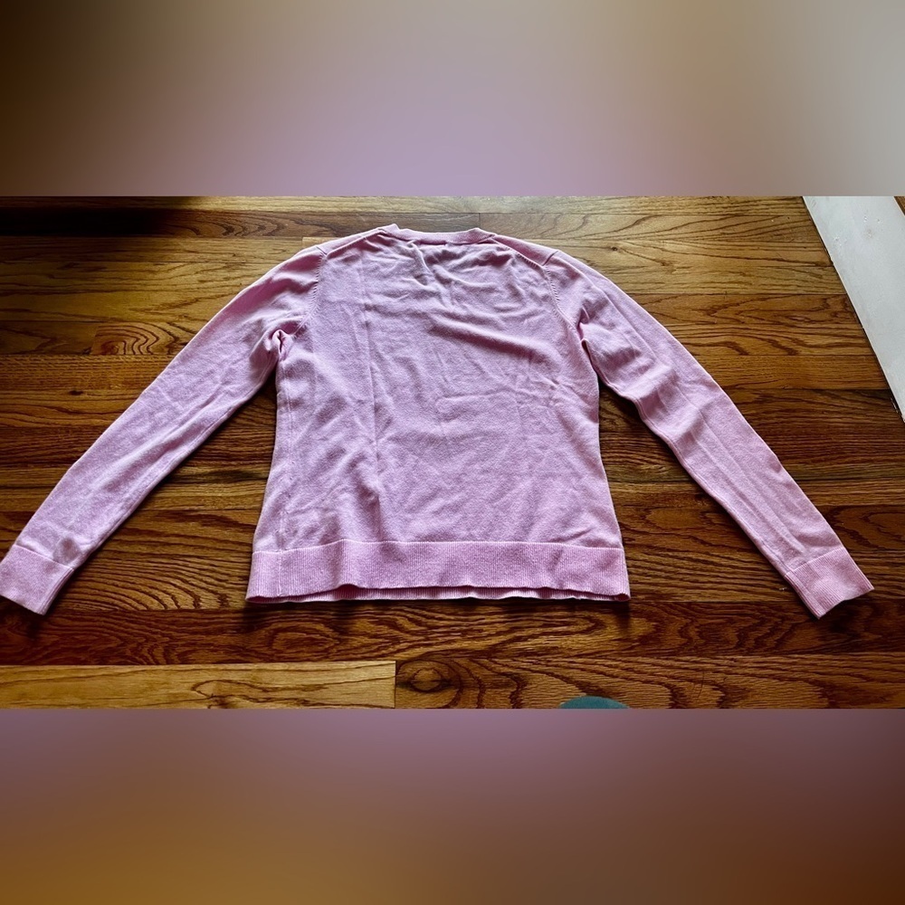 Lilly Pulitzer V Neck Sweater - Women’s
Small. Pink - Picture 8 of 8